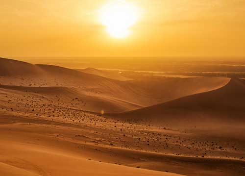 秘境敦煌莫高窟+蘭州+張掖七彩丹霞+嘉峪關(guān)關(guān)城+鳴沙山月牙泉雙動 5 日游